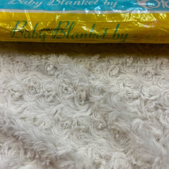 NOS Vintage Storktex Acrylic Baby Blanket Satin Binding 1970’s 36 x 45 - Picture 4 of 9